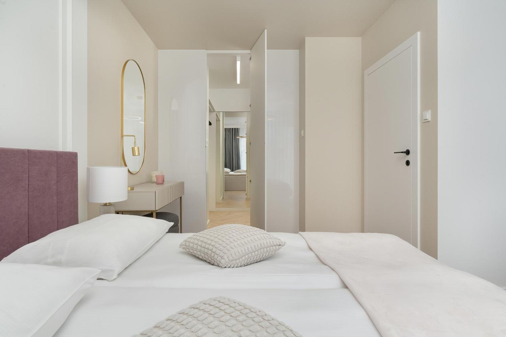 Elegancki Apartament Z Parkingiem Blisko Starego Miasta By Noclegi Renters Wroclaw Dış mekan fotoğraf